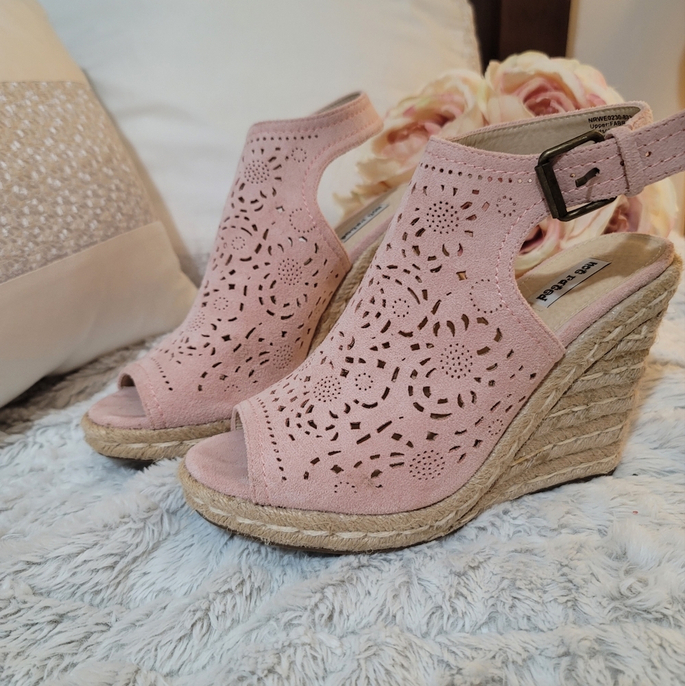 Beautiful Pink Not Rated Sandals size 7 1/2 - Picture 11 of 16